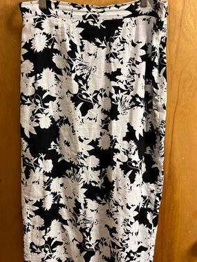 LOFT Black and White Floral Midi Skirt linen blend